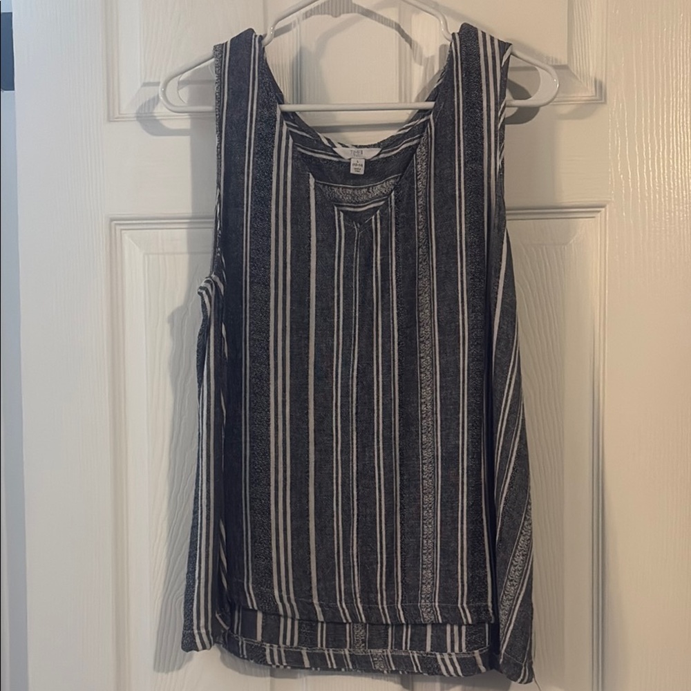 Time and Tru Black & White Striped Sleeveless Tank Top